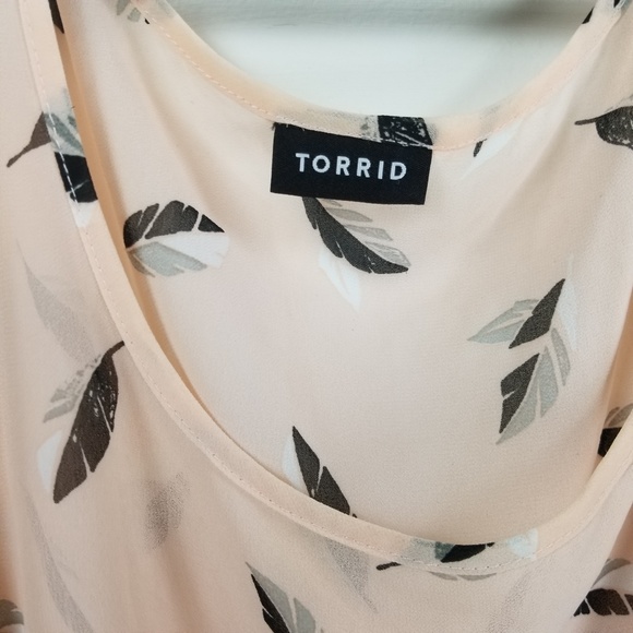 Torrid sleeveless chiffon feather print tank 4x - Picture 3 of 3